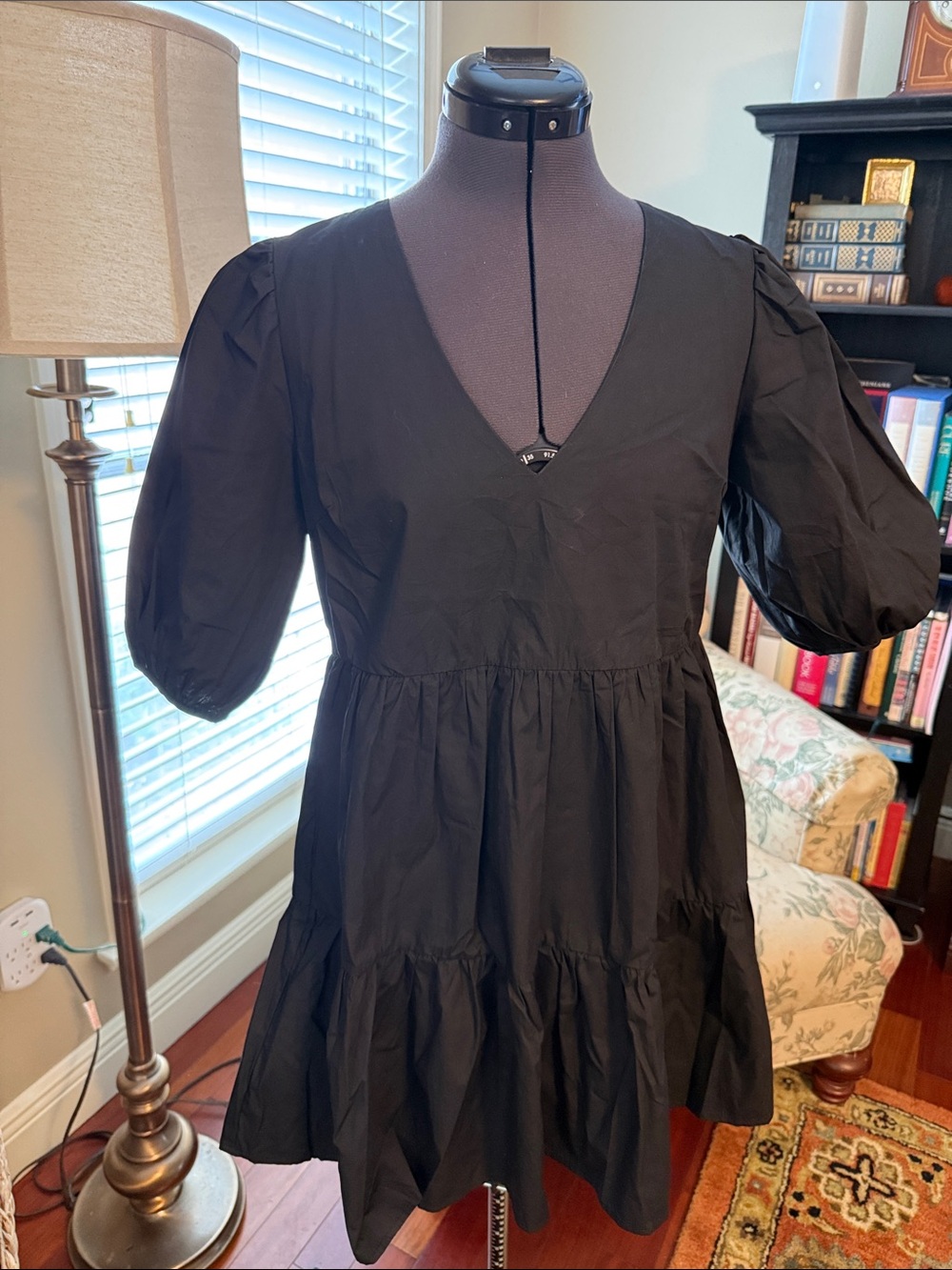 AQUA Black Tiered Puff-Sleeve V-Neck Mini Dress size XS